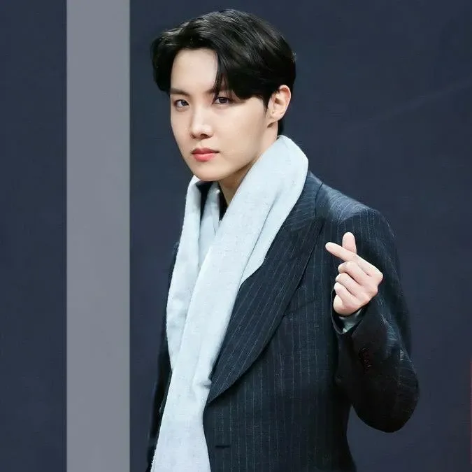제이홉 (방탄소년단)의 최신 사진