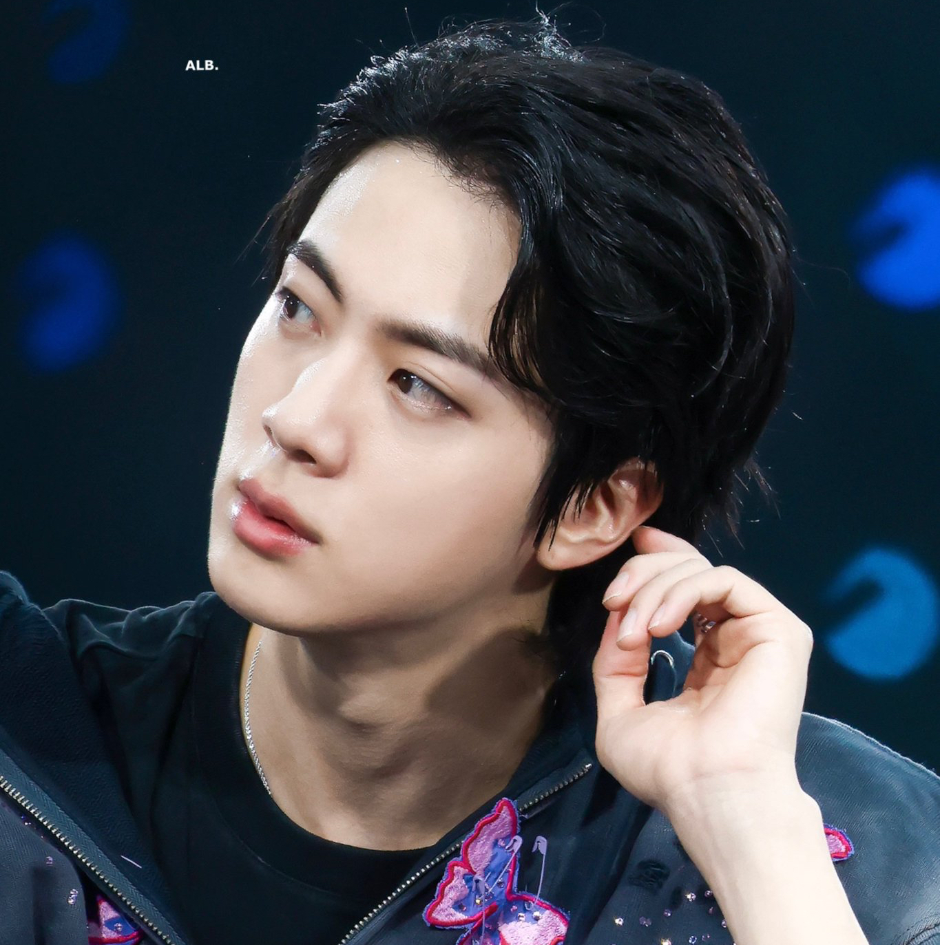 Potret di balik layar Jin (BTS)