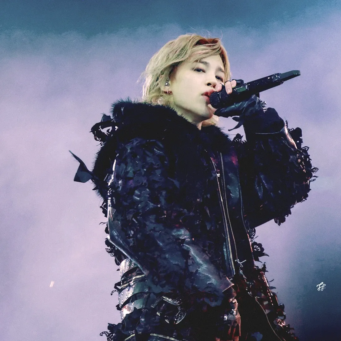 Foto aktivitas terbaru Jimin (BTS)