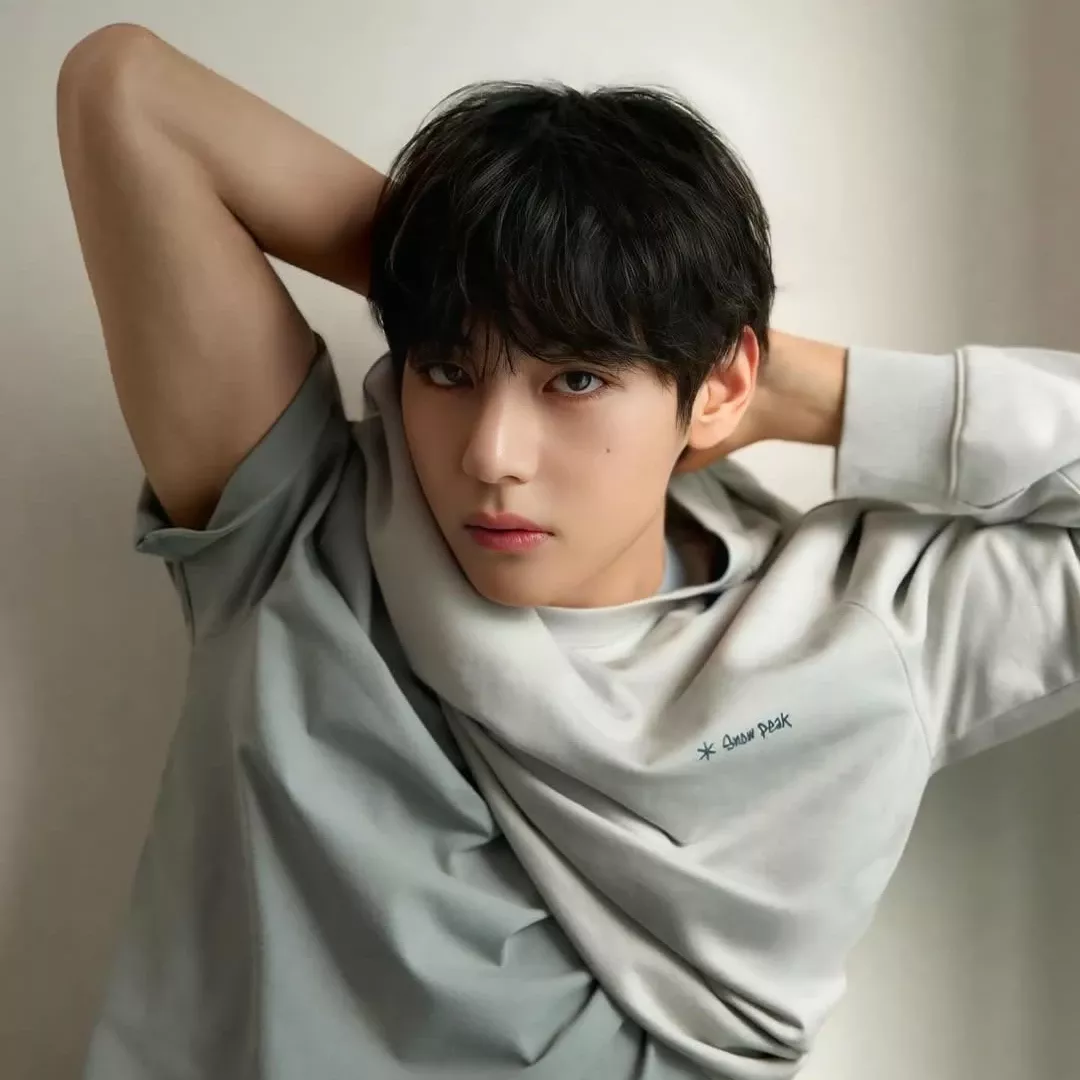 A moment captured by V (BTS)'s fan