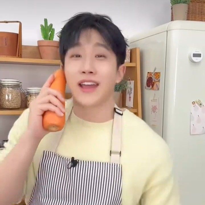 Latest photo of Jinjin (ASTRO)