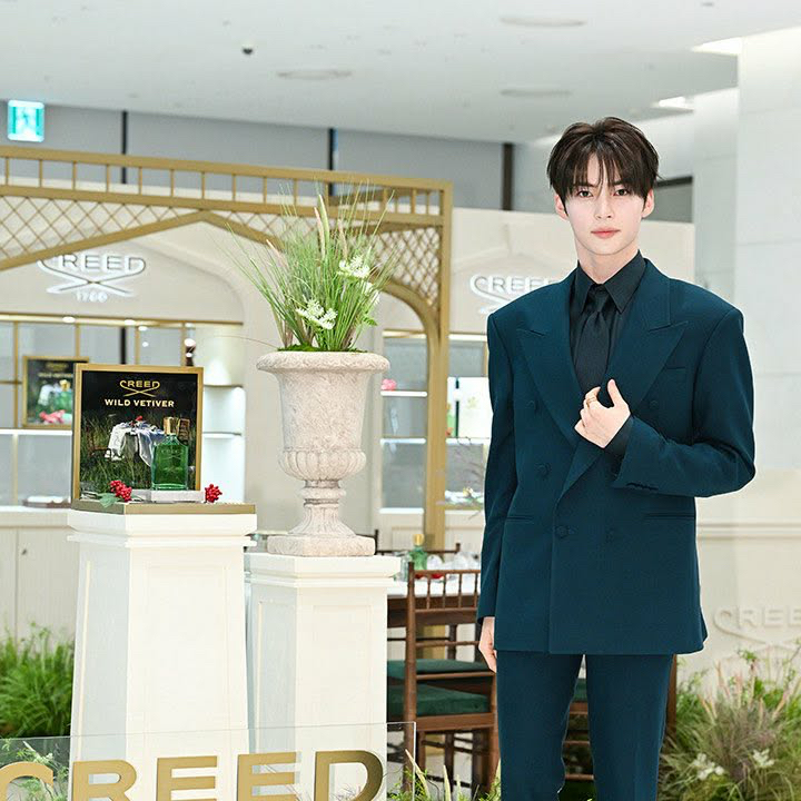 Recent activity shot of Sung Hanbin (ZEROBASEONE)