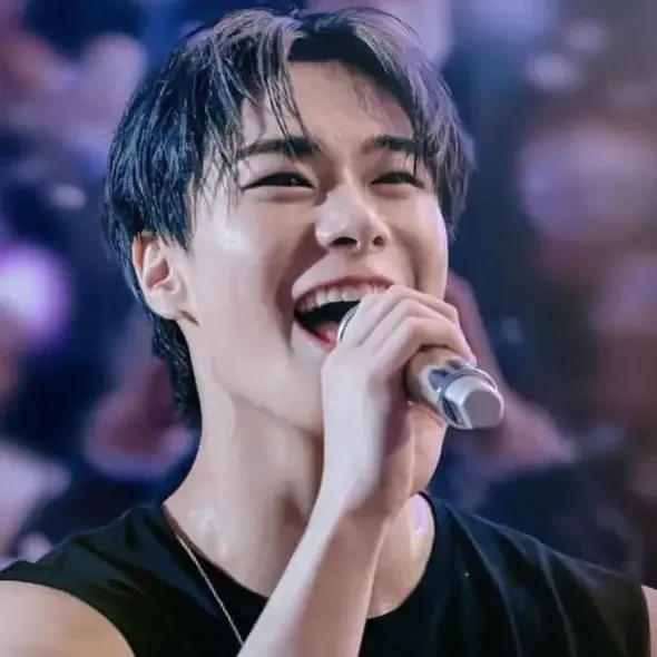 Behind-the-scenes cut of Moonbin (ASTRO)