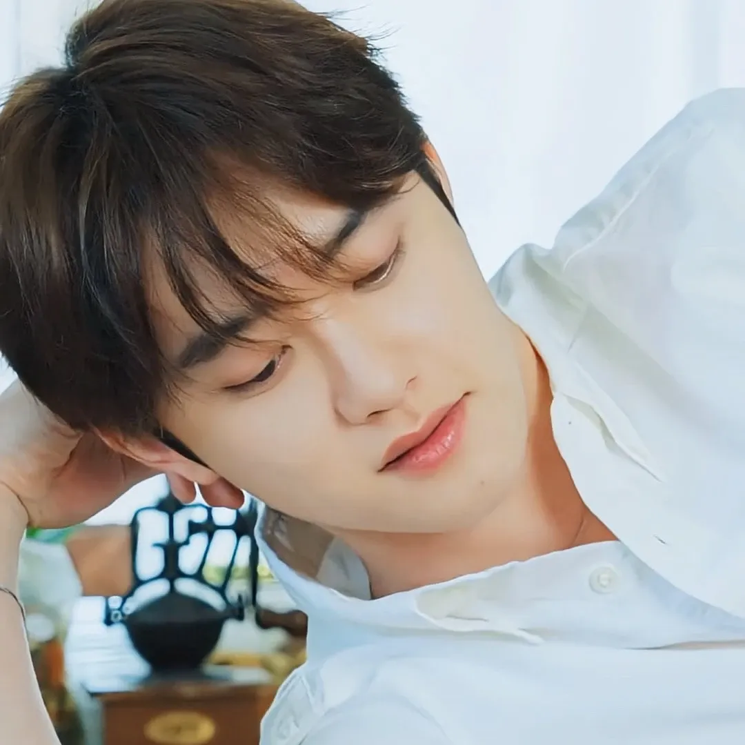 Foto terbaru D.O. (EXO)