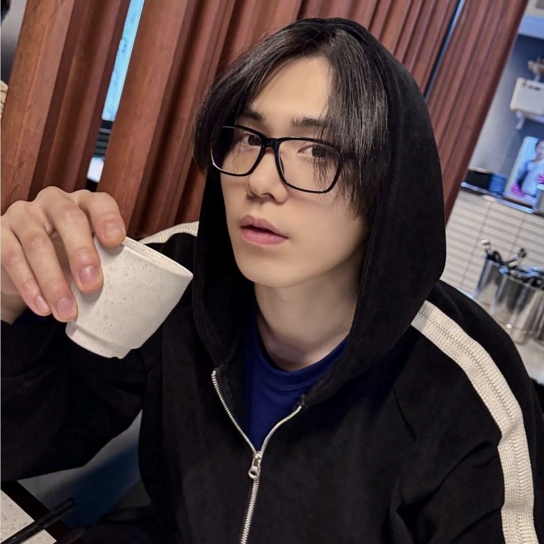 A moment captured by Rocky's fan