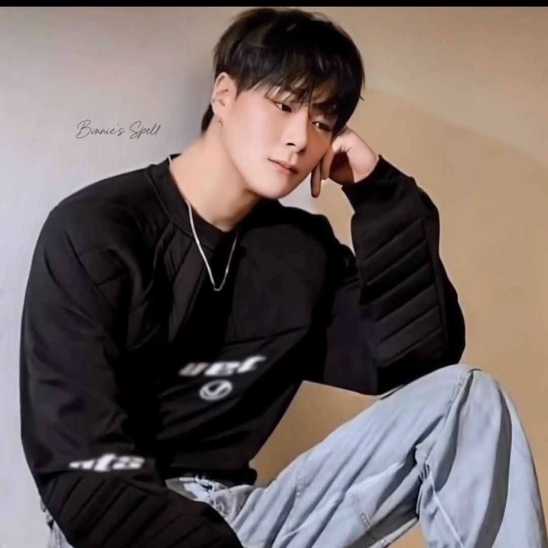 Behind-the-scenes cut of Moonbin (ASTRO)