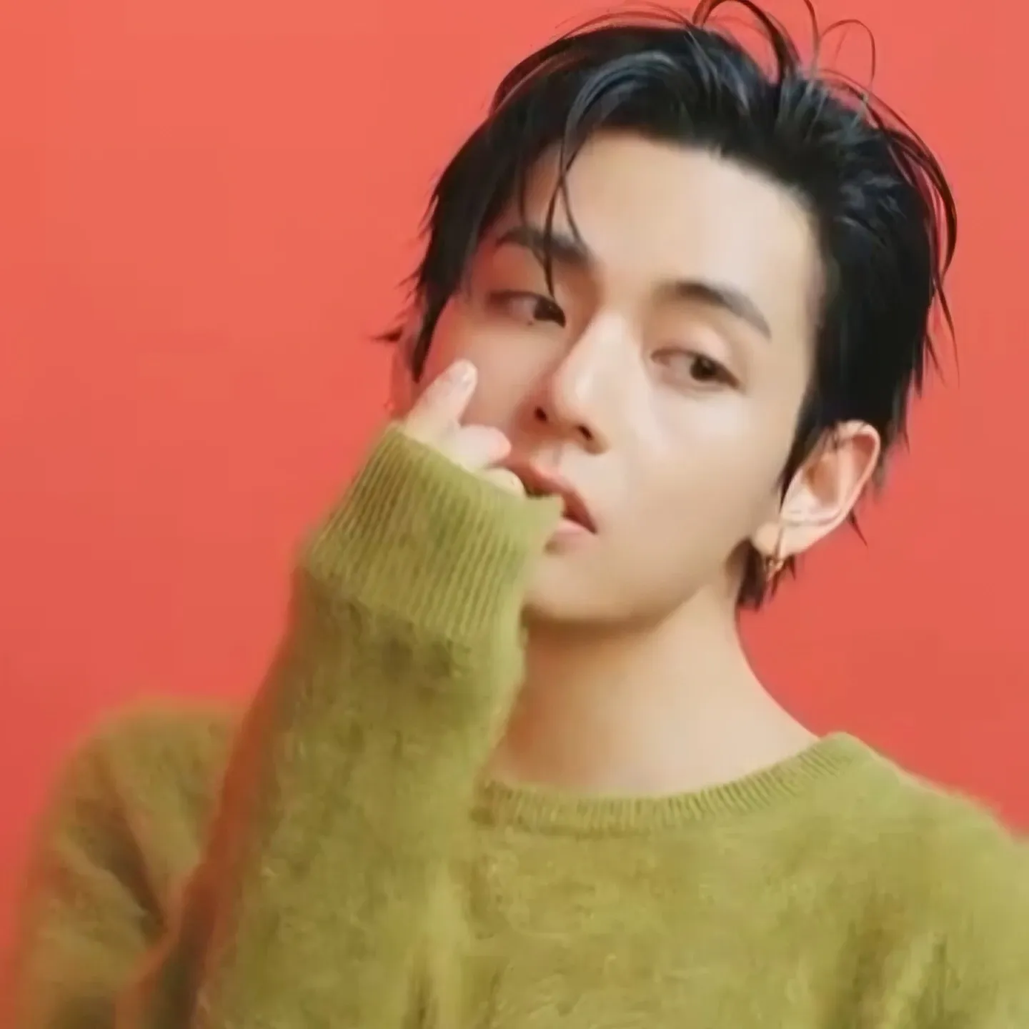 Recent activity shot of V (BTS)