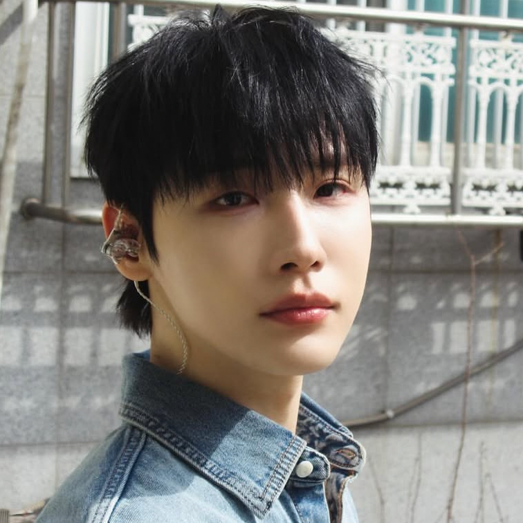 Behind-the-scenes cut of Jeon Woong (AB6IX)