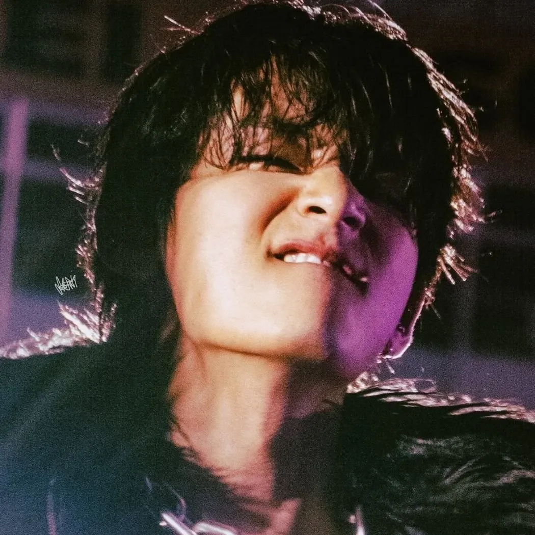 Latest photo of V (BTS)