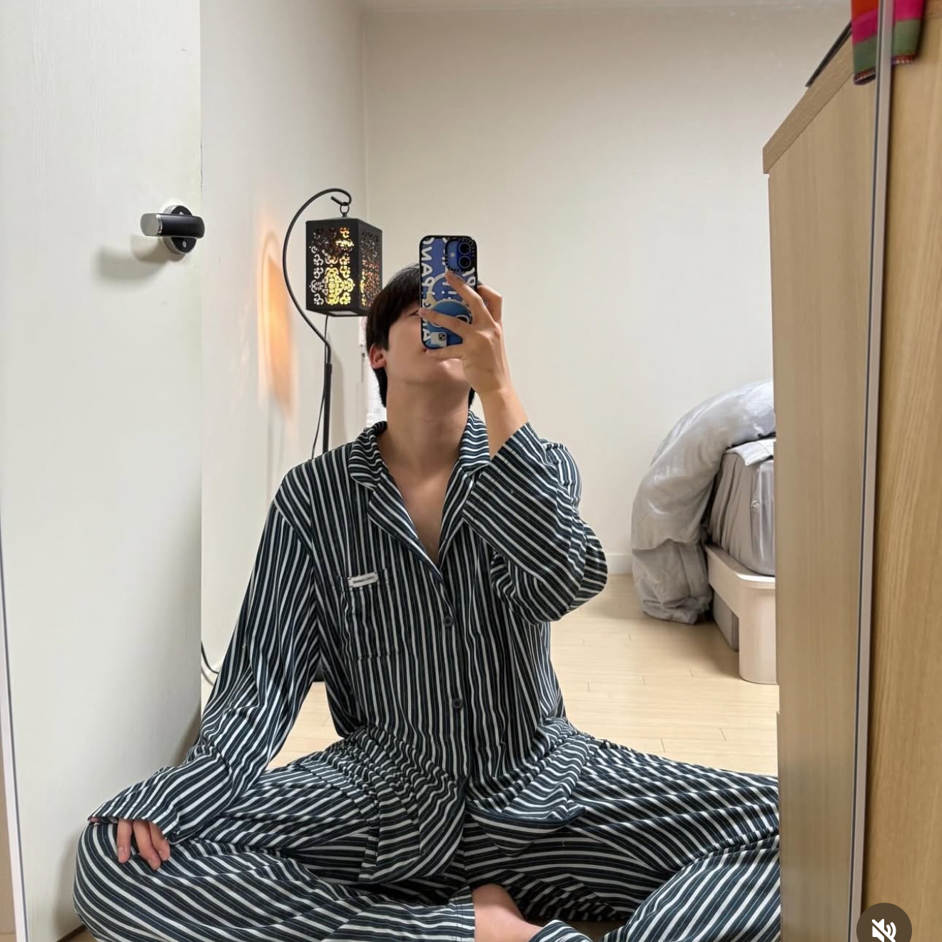 Behind-the-scenes cut of Kim Yohan (WEi)