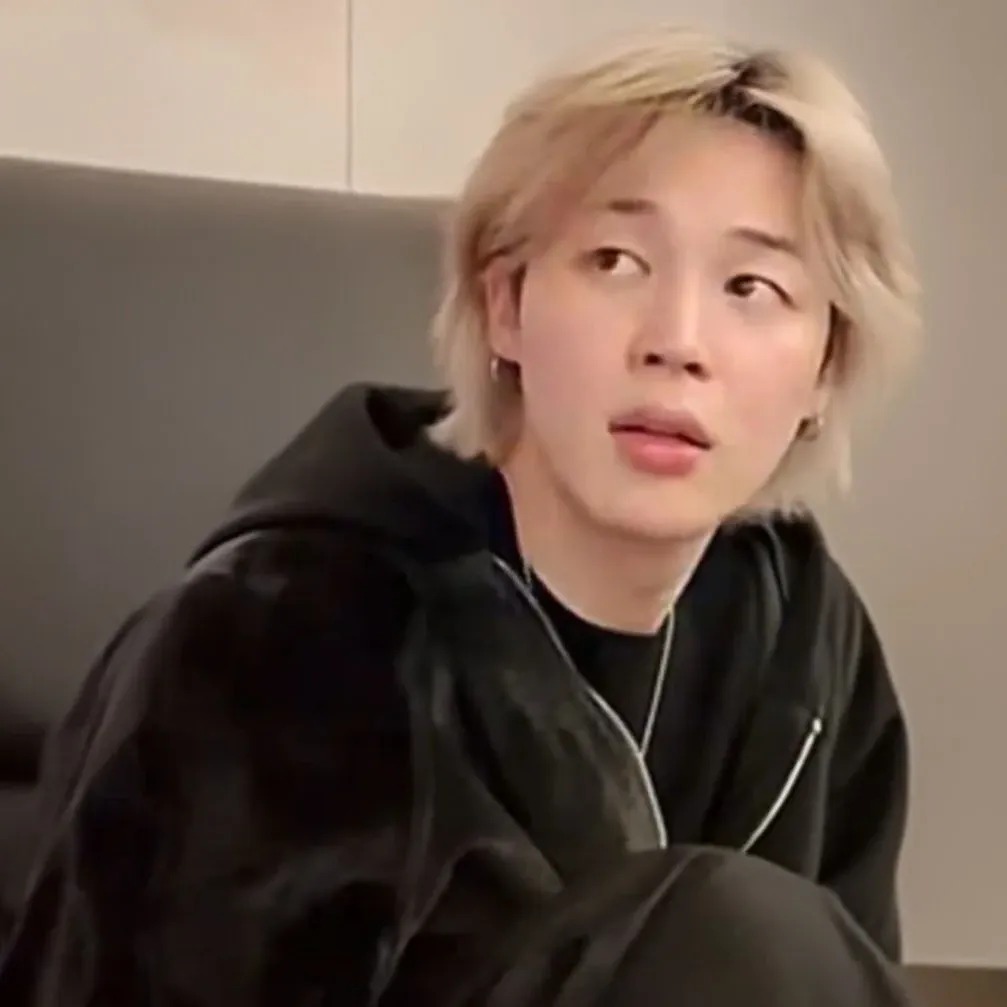 Foto aktivitas terbaru Jimin (BTS)