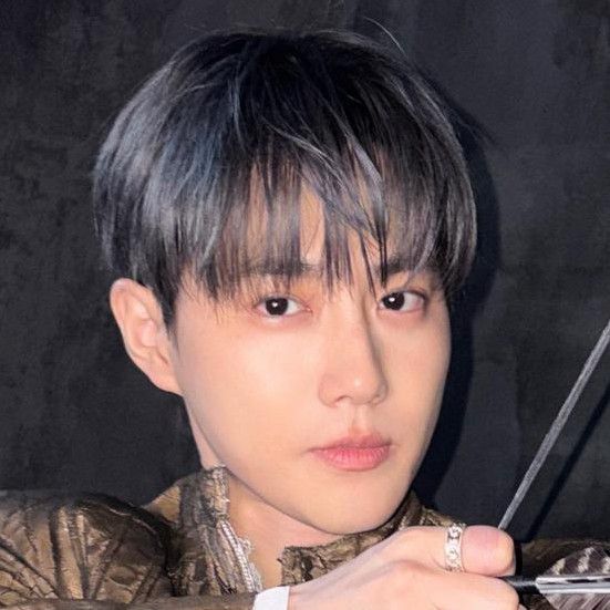 Behind-the-scenes cut of Suho (EXO)