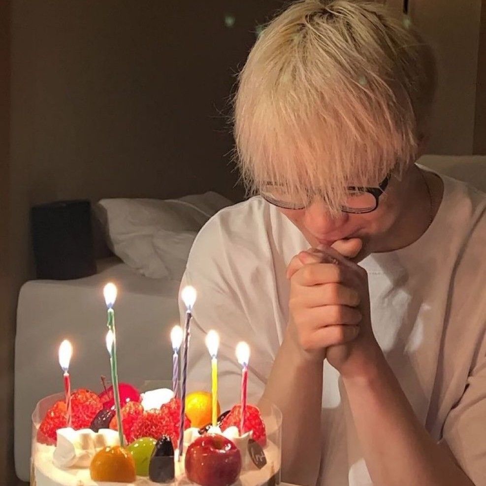 Feed komunitas K-pop terpanas hari ini