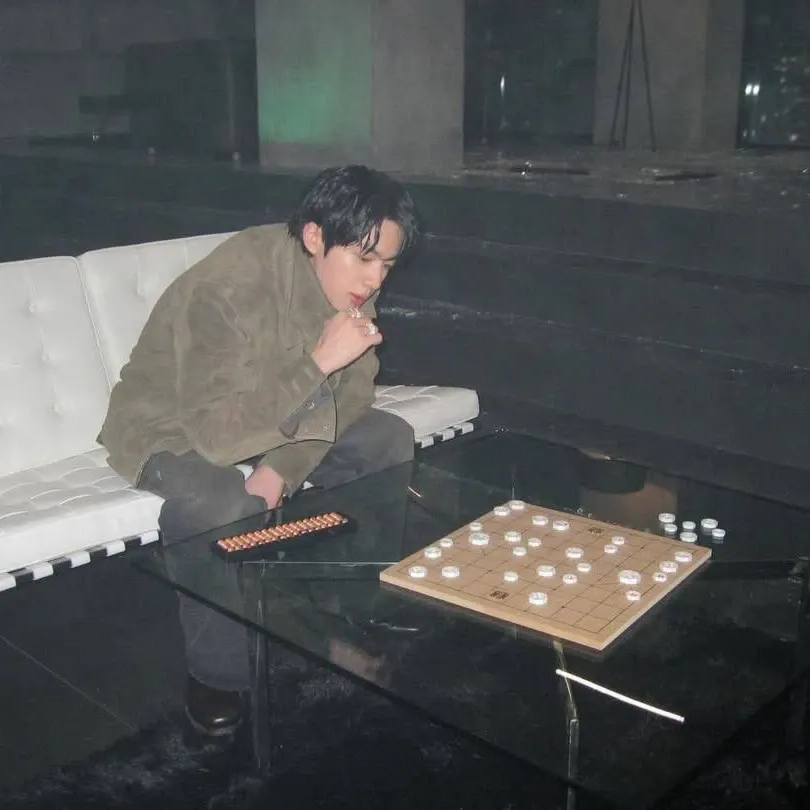 진 (방탄소년단) 최근 활동샷