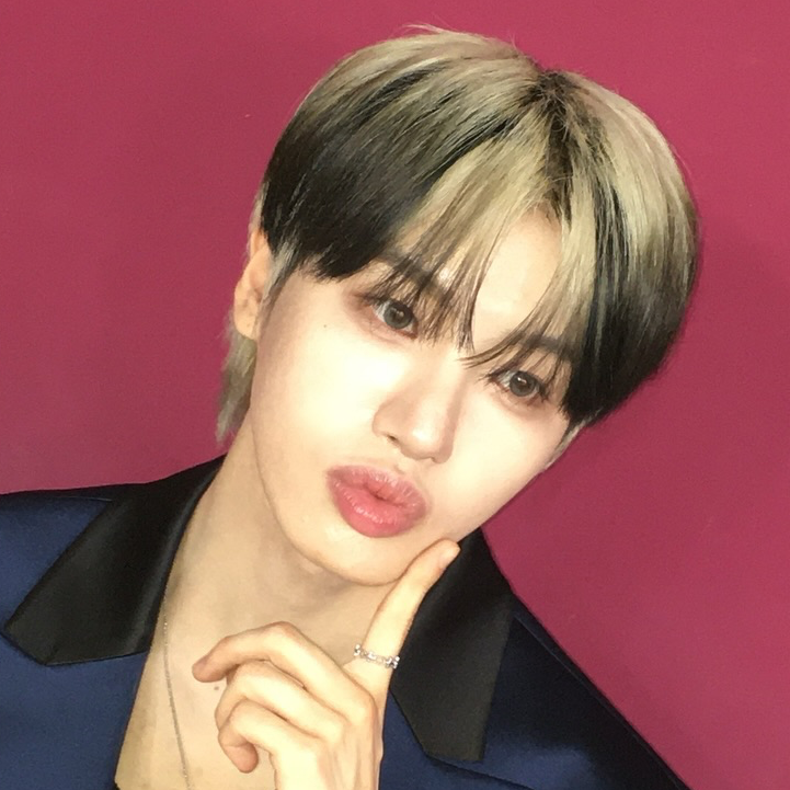 Behind-the-scenes cut of Huiwon (n.SSign)