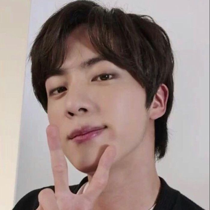진 (방탄소년단)의 최신 사진