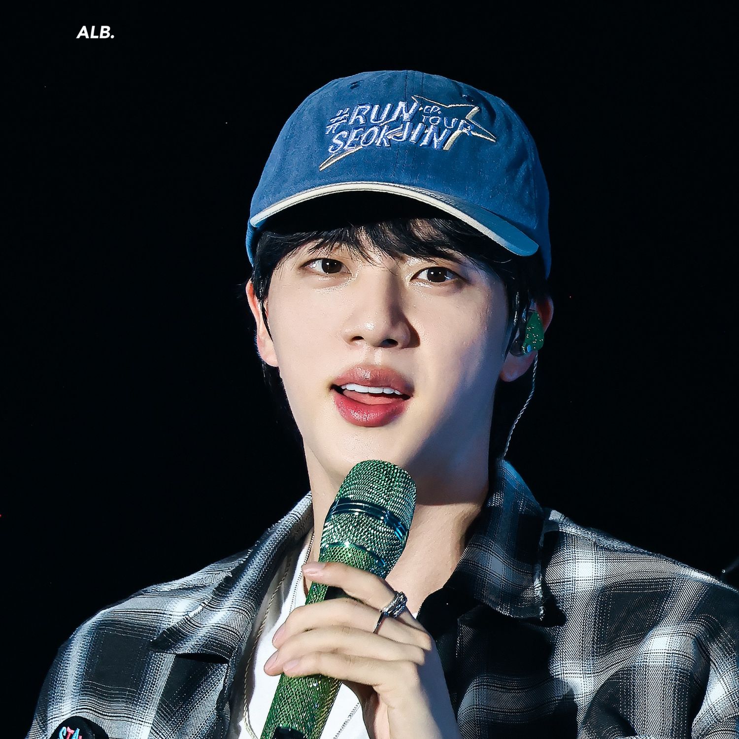 진 (방탄소년단)의 최신 사진