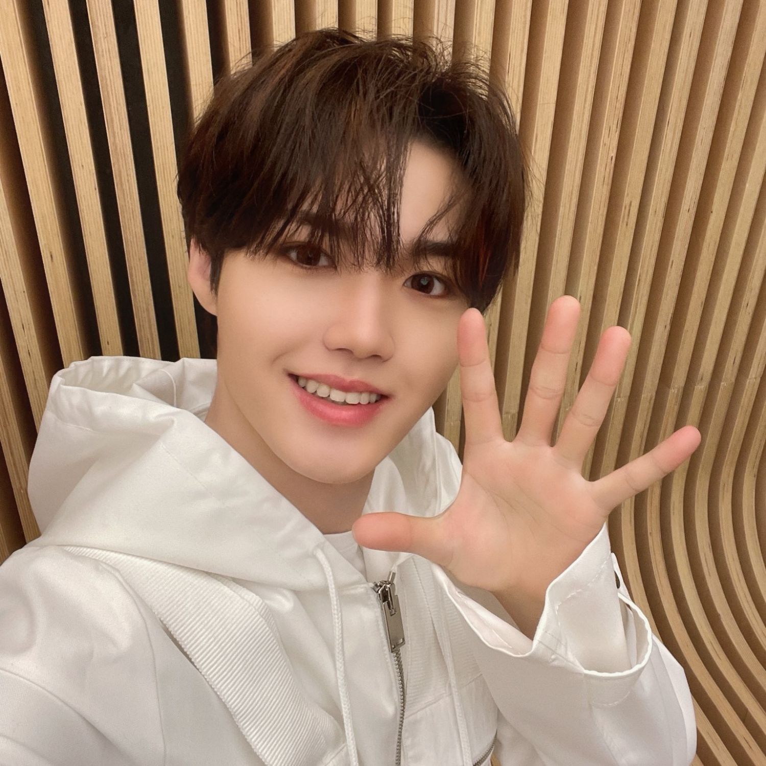 Recent activity shot of Doyoung (TREASURE)