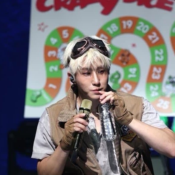 A moment captured by Jinjin (ASTRO)'s fan