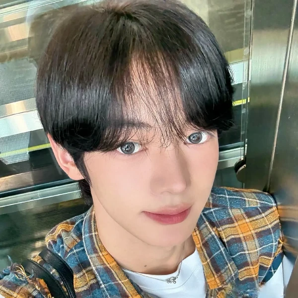 Popular profile picture of Hanjin (TWS) loved by fans