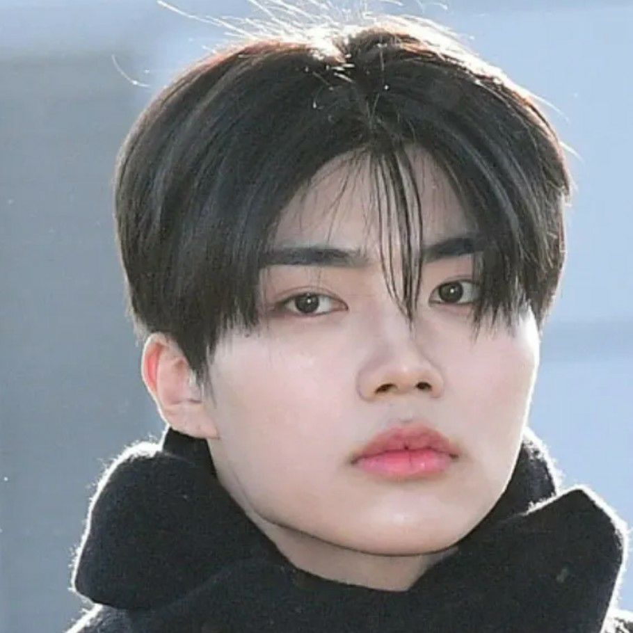 Recent activity shot of Park Gunwook (ZEROBASEONE)