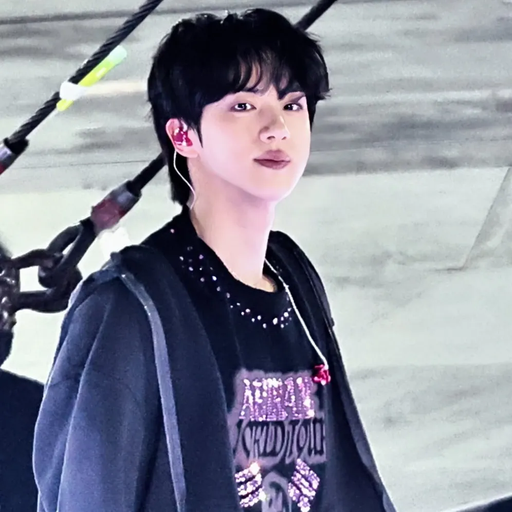 진 (방탄소년단)의 최신 사진