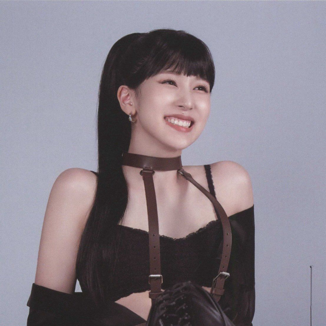 Foto aktivitas terbaru Mina (TWICE)