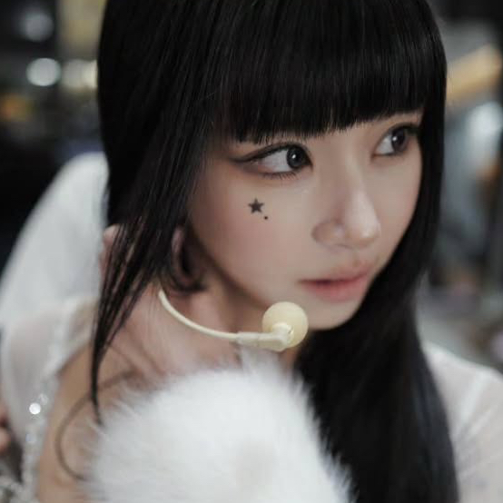 Behind-the-scenes cut of Chaeyoung (TWICE)