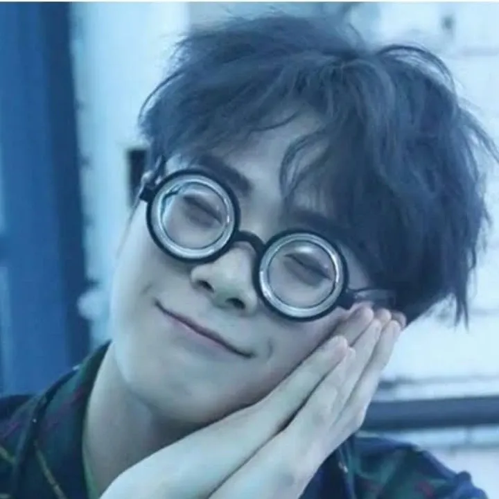 아스트로의 최신 사진