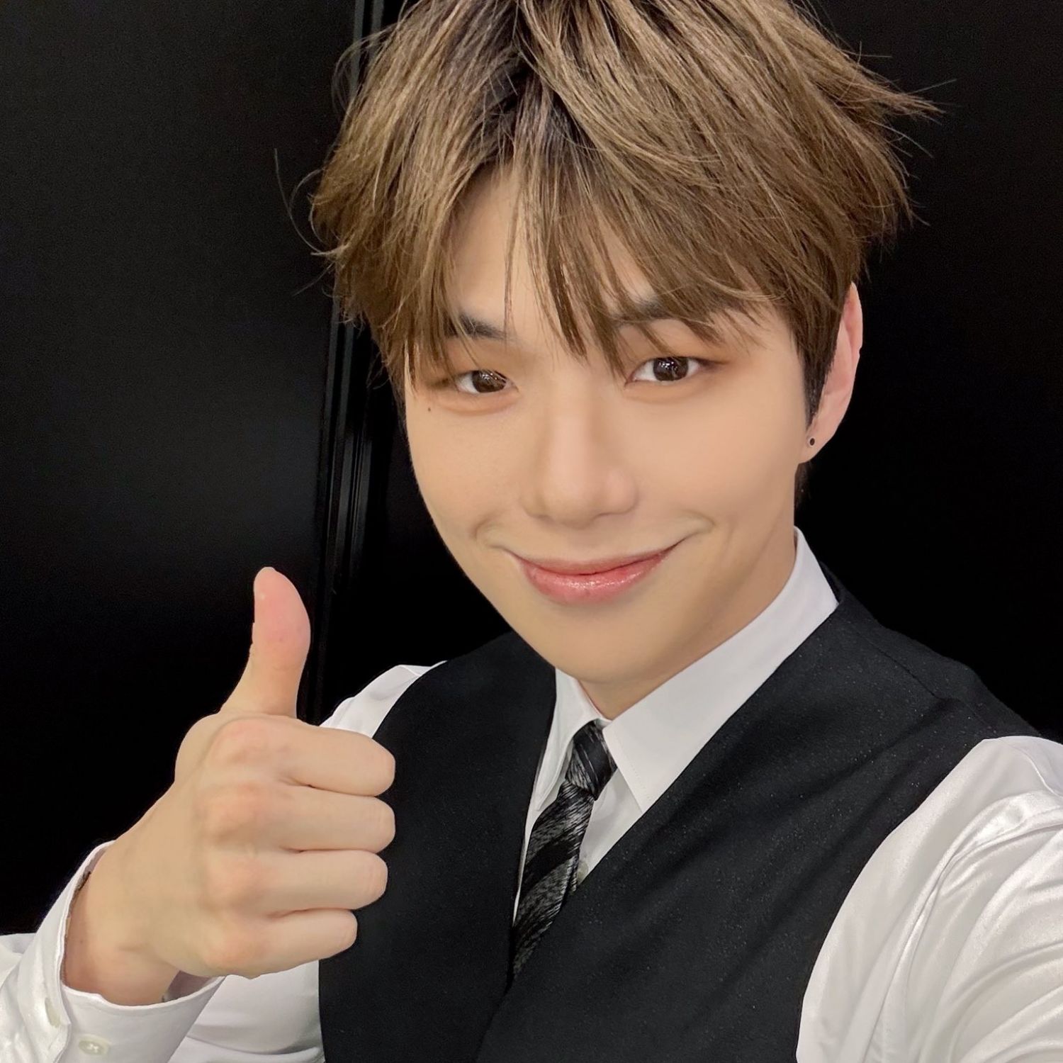 강다니엘의 비하인드 컷