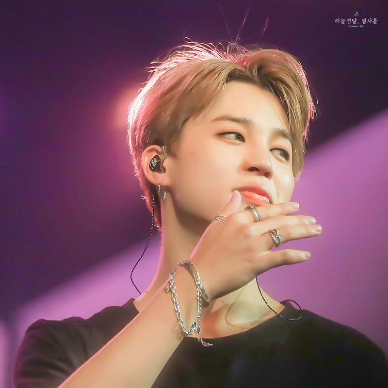 Momen yang diabadikan oleh penggemar Jimin (BTS)