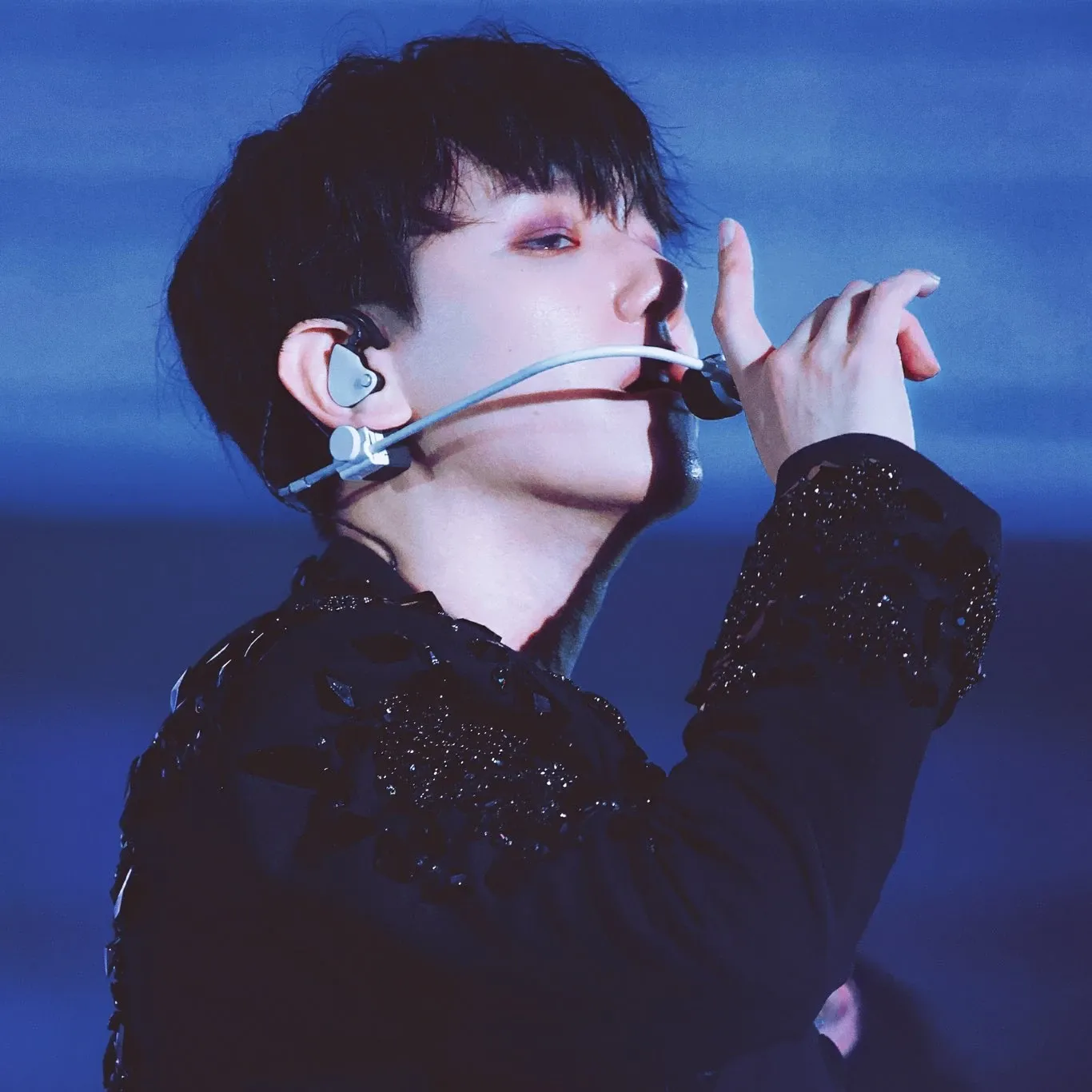 백현 (EXO)의 비하인드 컷