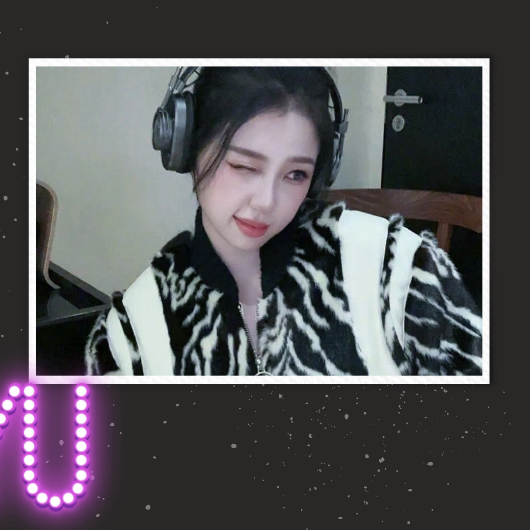 A moment captured by Esther Yu's fan