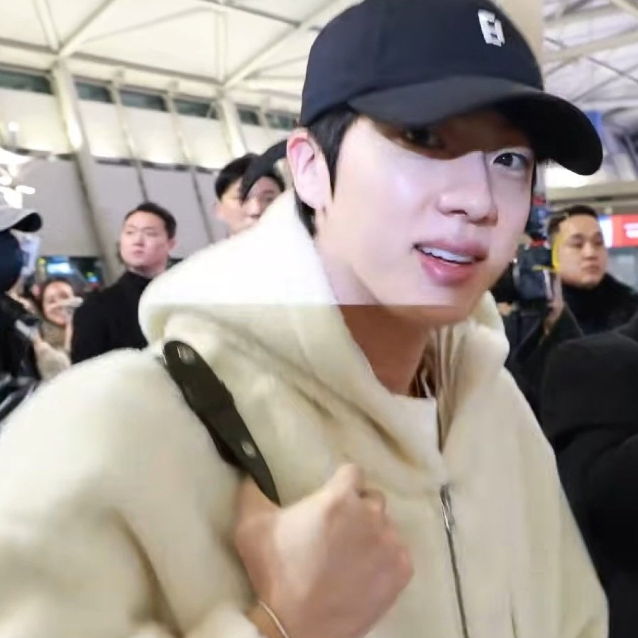 Potret di balik layar Jin (BTS)