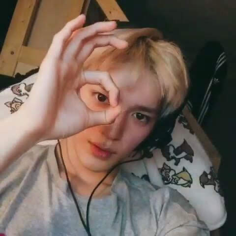 泰容 (NCT 127)的最新活动照片