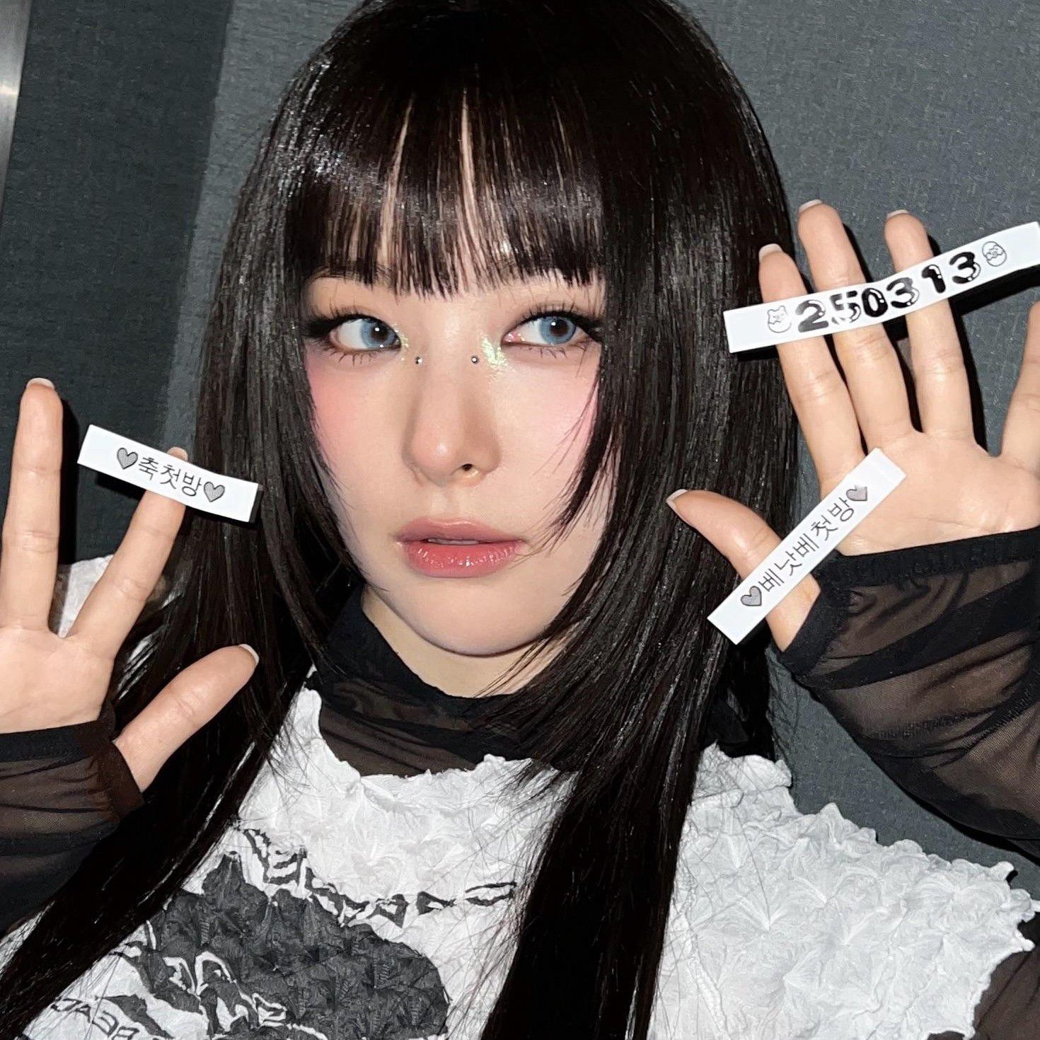 涩琪 (Red Velvet)的最新活动照片