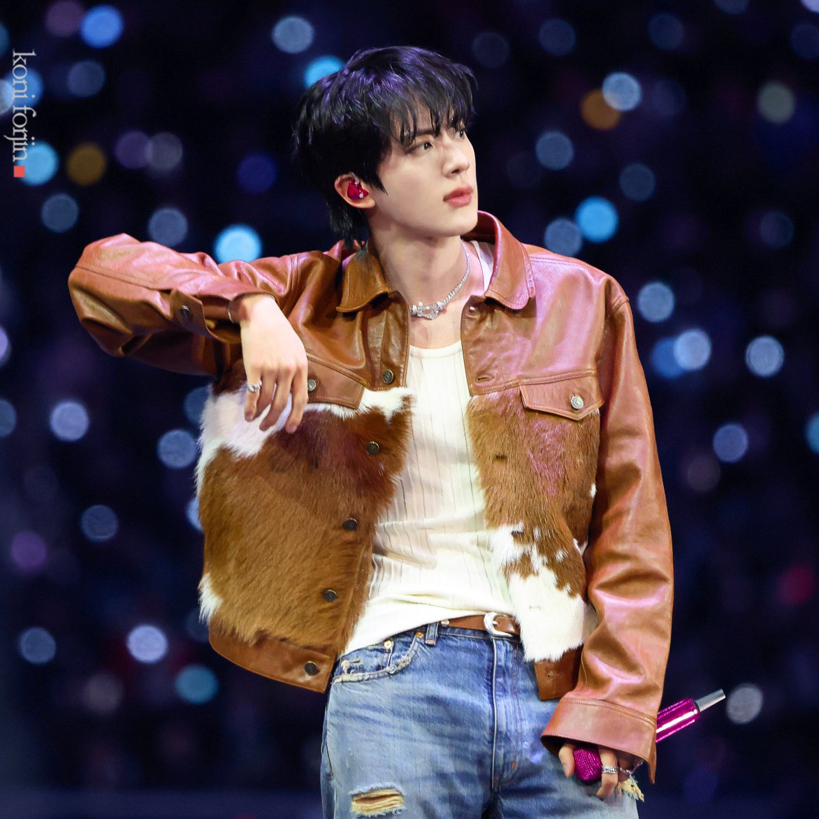 진 (방탄소년단)의 비하인드 컷