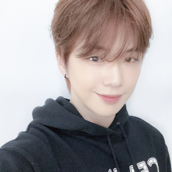 강다니엘의 비하인드 컷