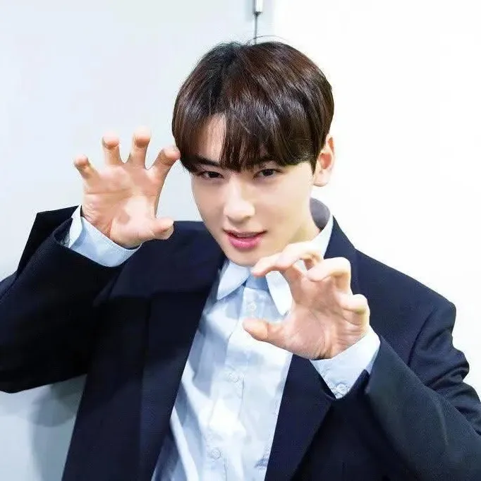 Recent activity shot of Eunwoo (ASTRO)