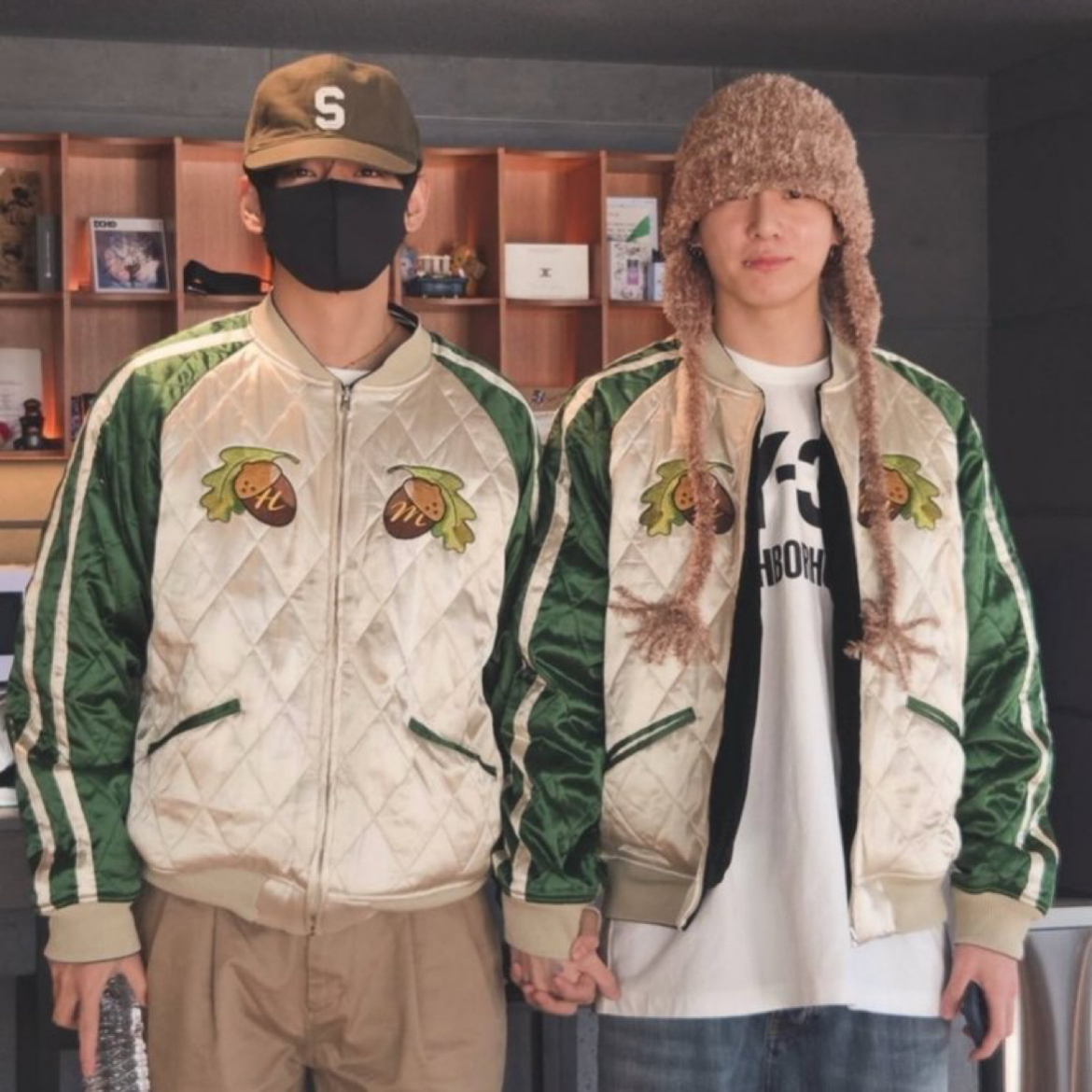 Behind-the-scenes cut of V (BTS)