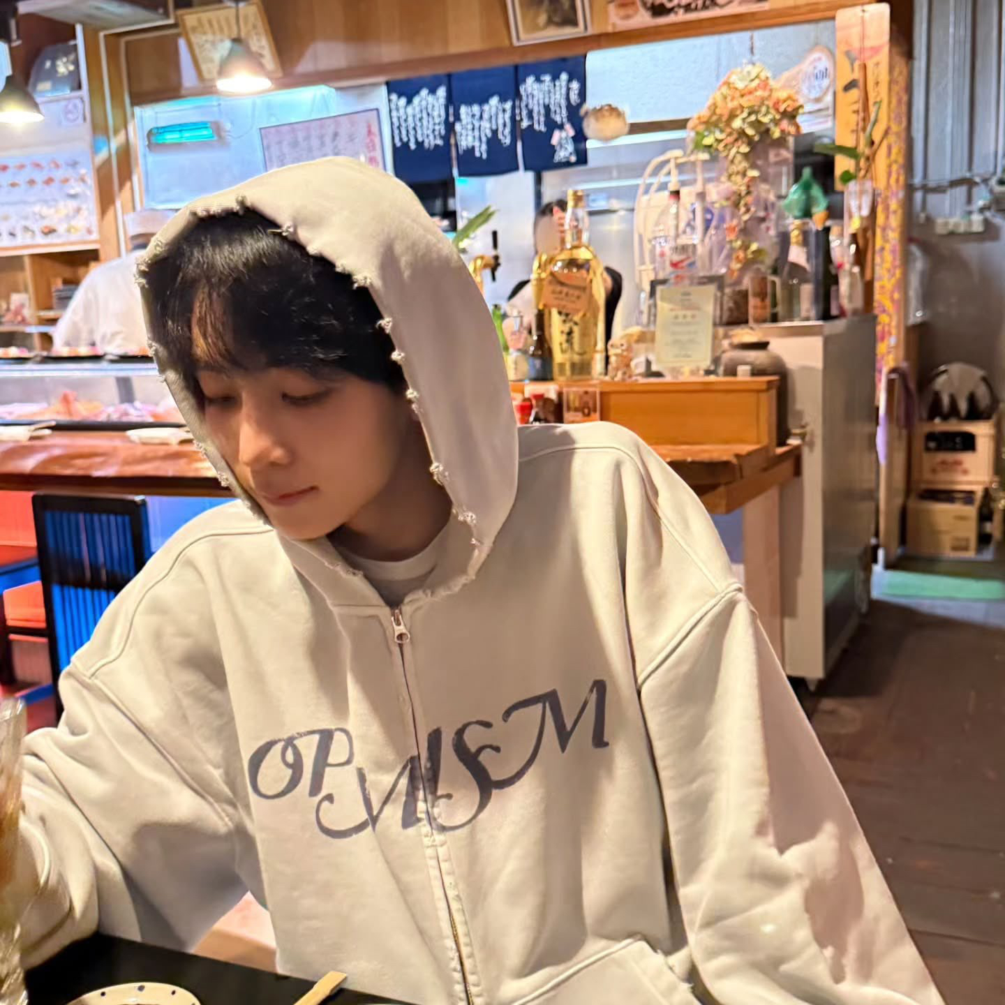 Recent activity shot of Jeonghan (SEVENTEEN)