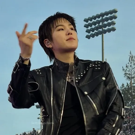 Potret di balik layar SUGA (BTS)