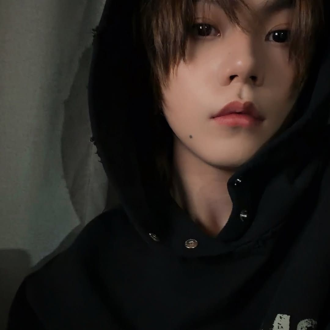 A moment captured by Xiong (NexT1DE)'s fan