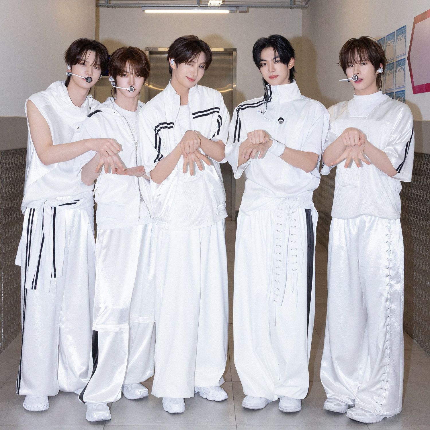 Behind-the-scenes cut of TWS