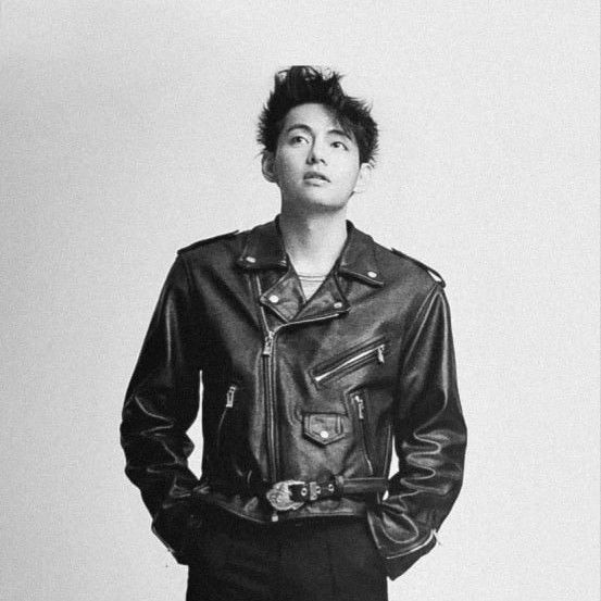 Latest photo of V (BTS)