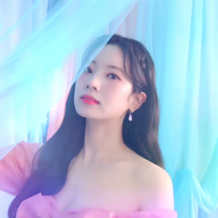 A moment captured by Dahyun (TWICE)'s fan