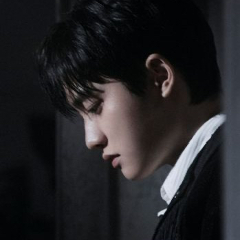 Behind-the-scenes cut of D.O. (EXO)