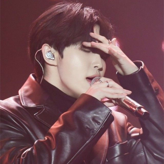 A moment captured by Kim Jaehwan's fan