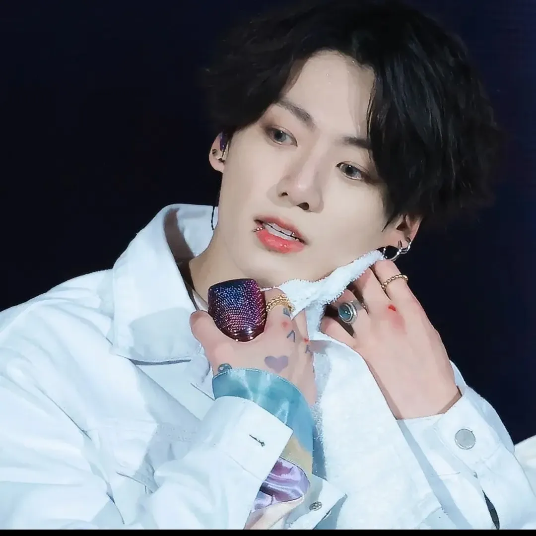 정국 (방탄소년단)의 최신 사진