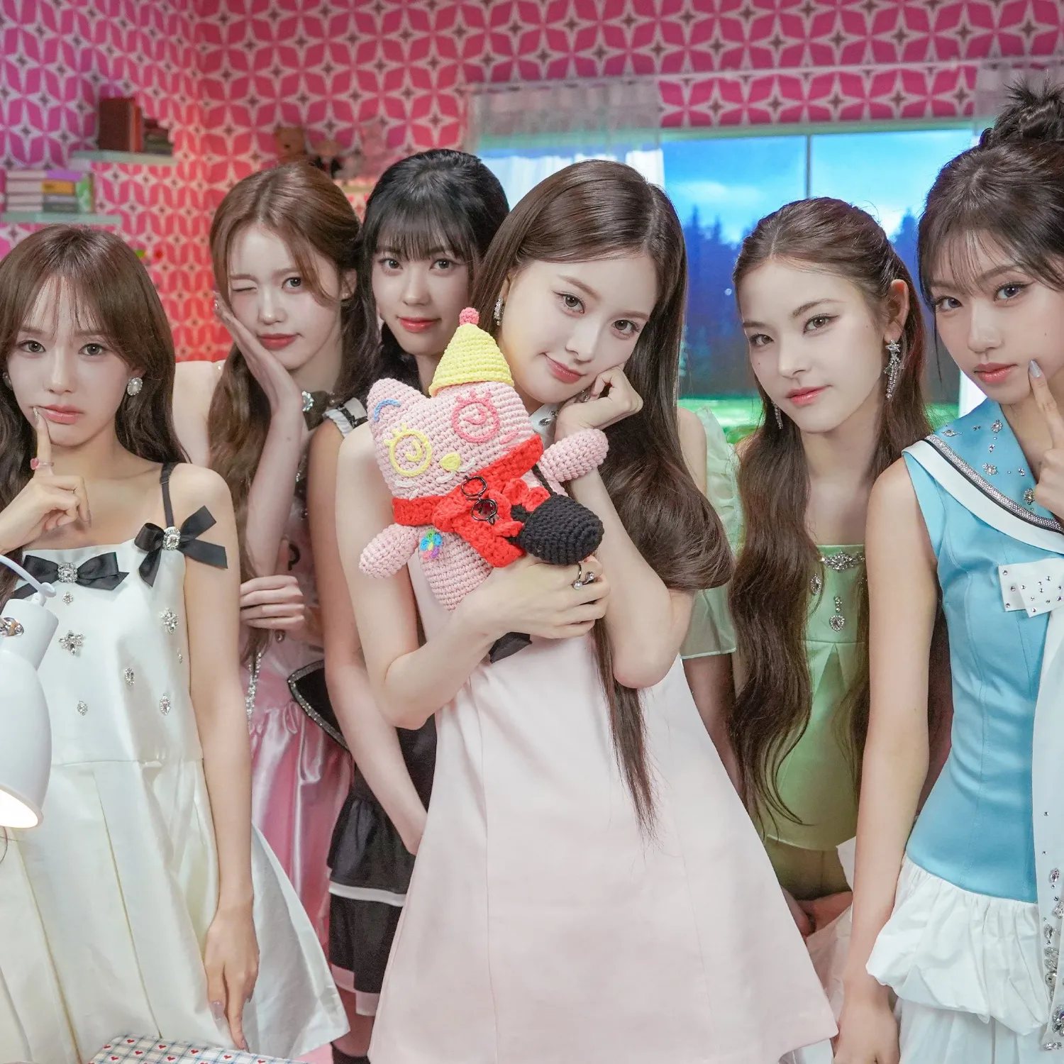 Behind-the-scenes cut of izna